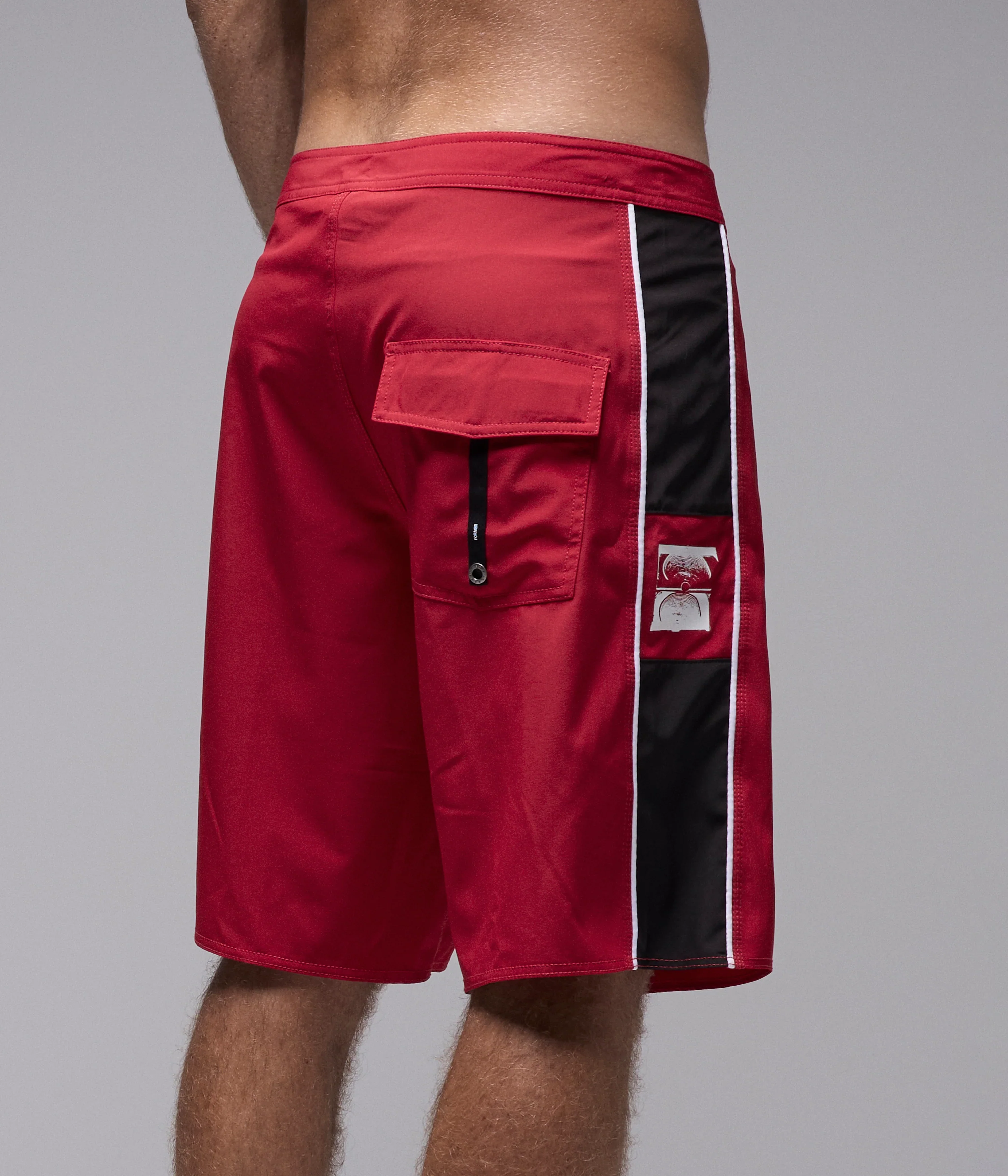 Former System Eclipse 20" Trunk - Red - Image 4
