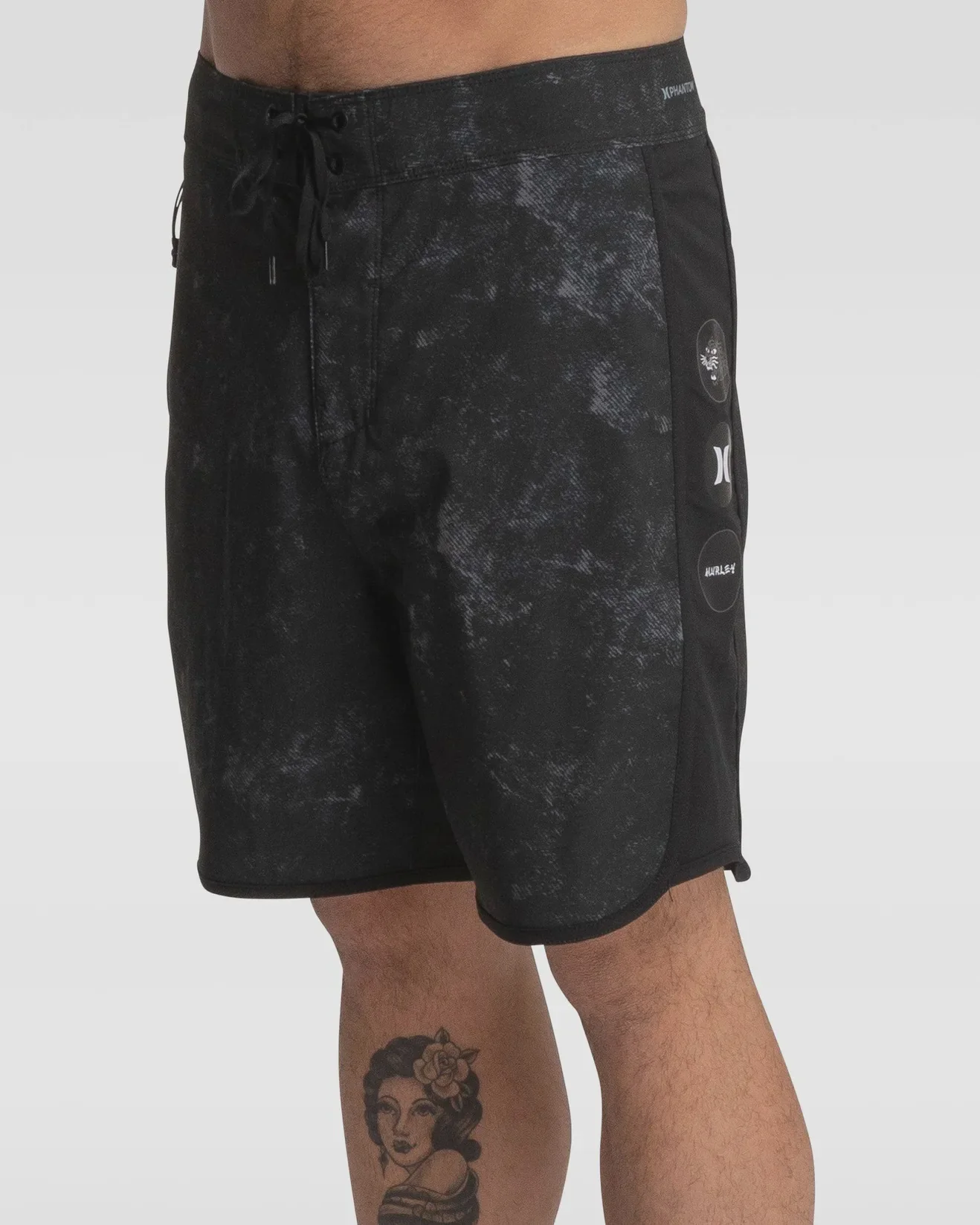 PHANTOM SWEEP PRESS BOARDSHORT - BLACK