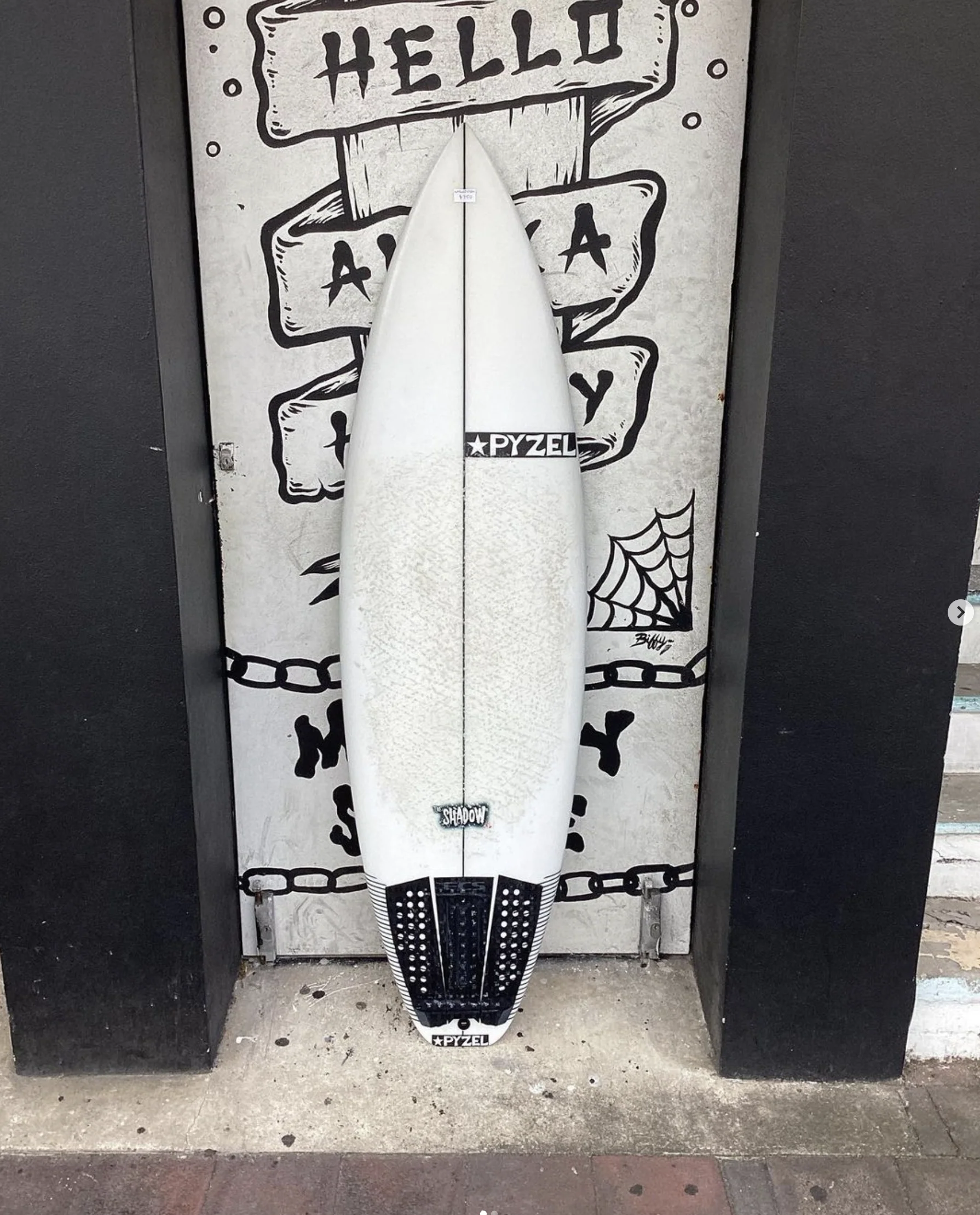 USED - 5'10 PYZEL SHADOW