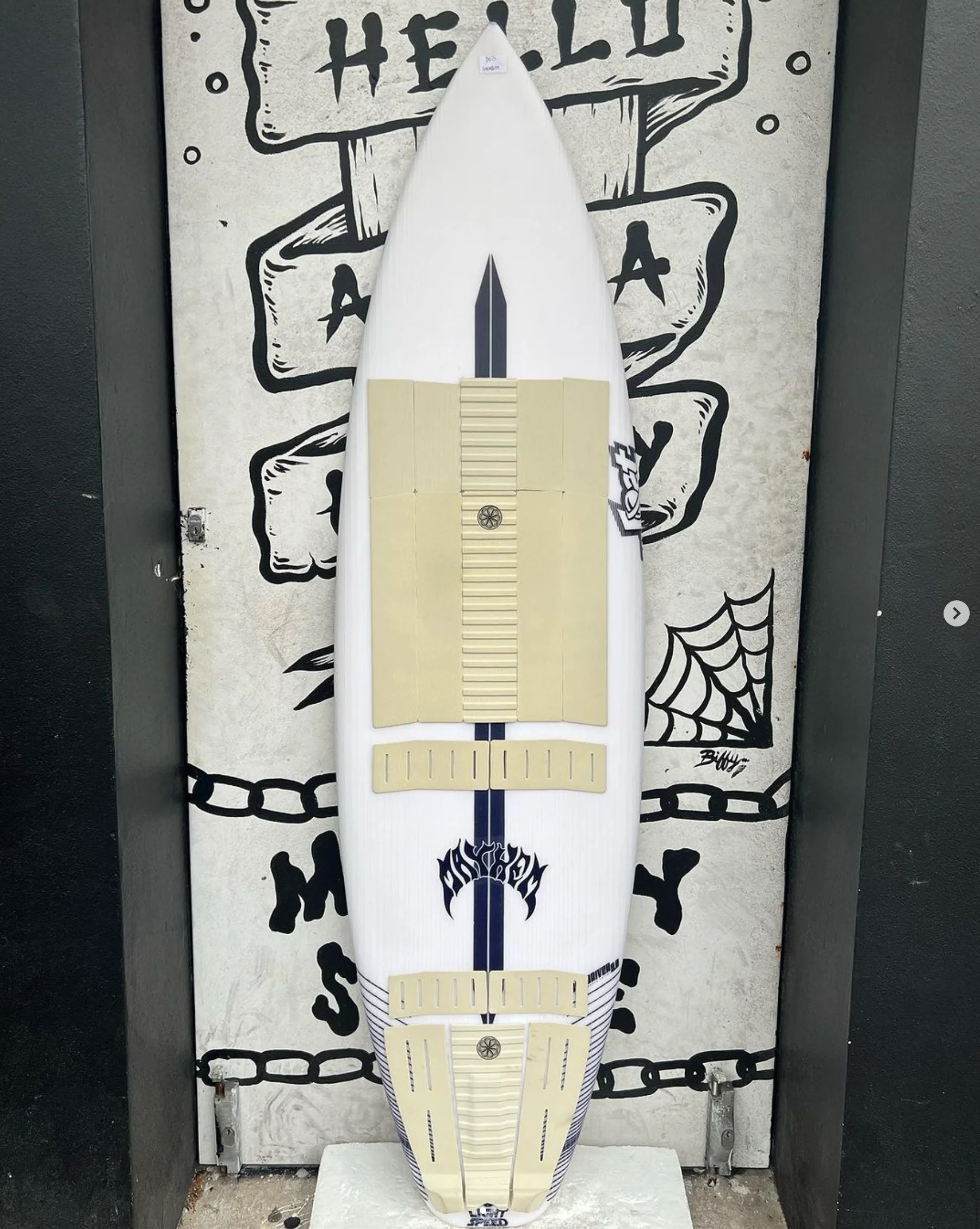 USED - 5'11 SUB DRIVER EPOXY (29.2L)