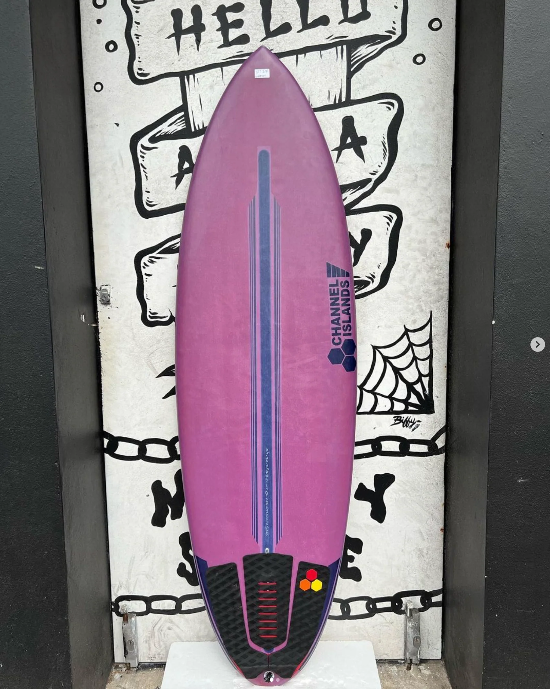 USED - 5'7 BISCUIT EPOXY (34L)