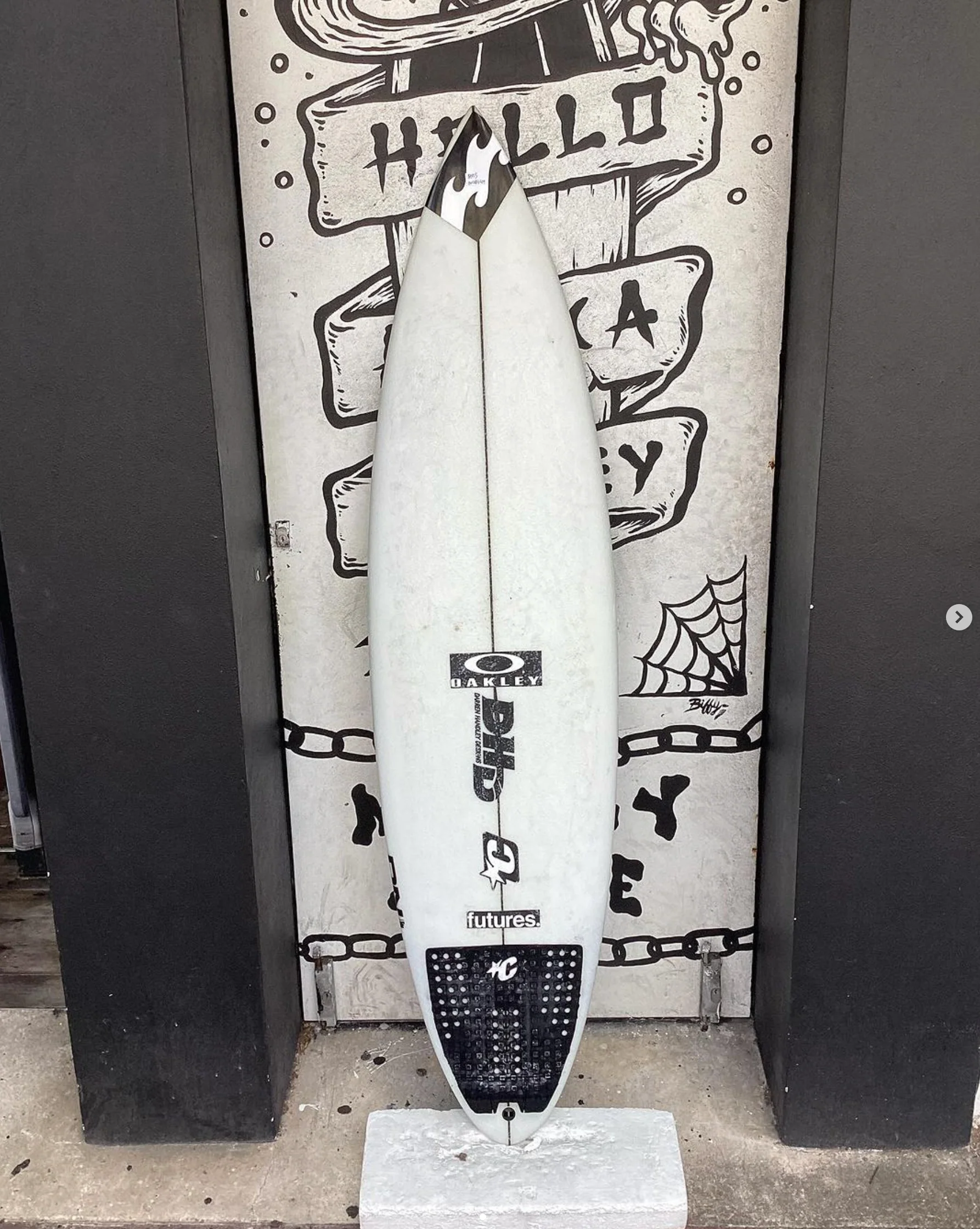 USED - 6'4 DUCKS NUTS (29L) EX ETHAN EWING